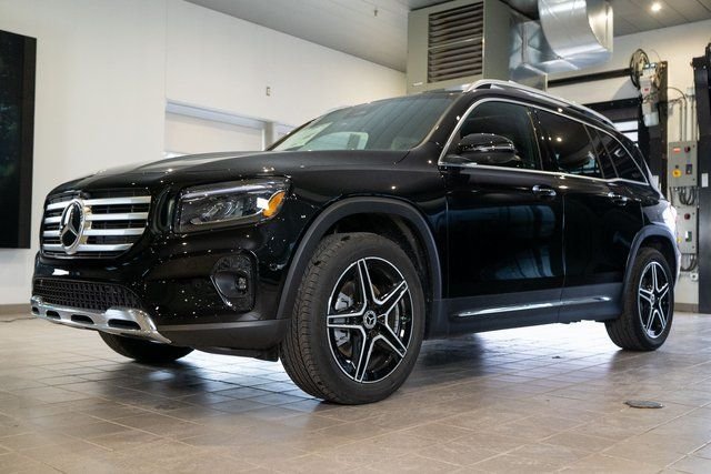 Used 2026 Black Mercedes-Benz GLB 250 image 3