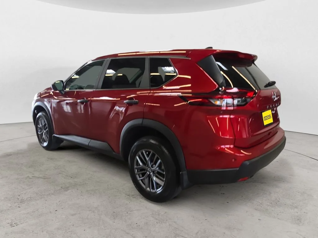 Used 2024 Red Nissan S image 7