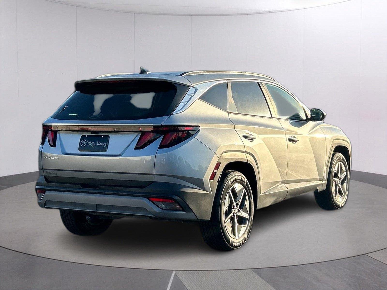 Used 2025 Shimmering Silver Hyundai SEL image 7