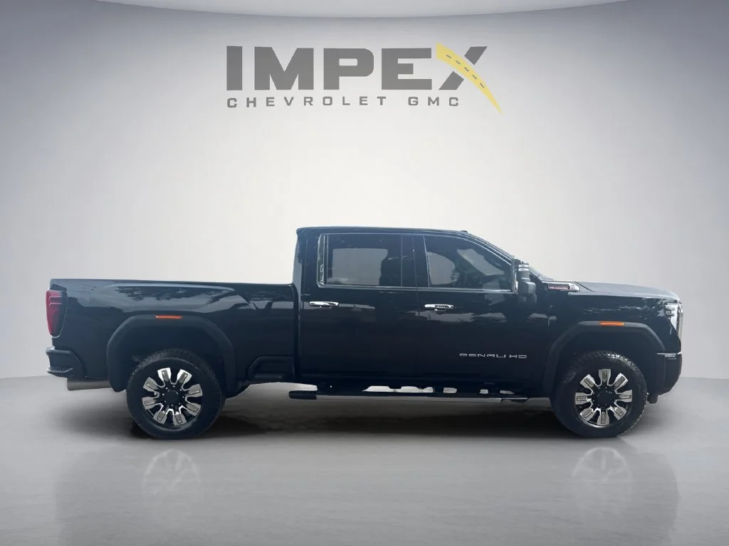 Used 2025 Onyx Black GMC Denali image 6