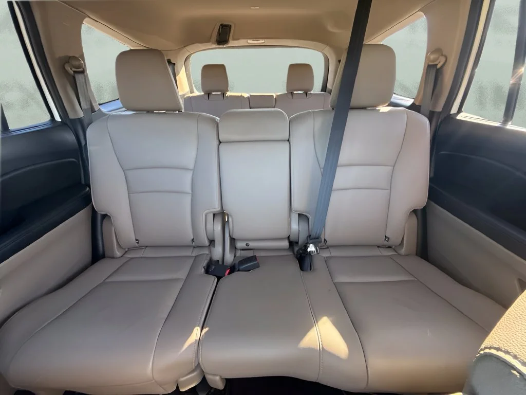 Used 2017  Honda Touring image 11