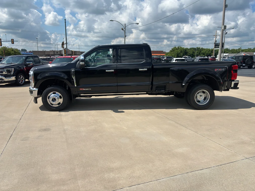 New 2026 Agate Black Metallic Ford F-350® Lariat® image 8