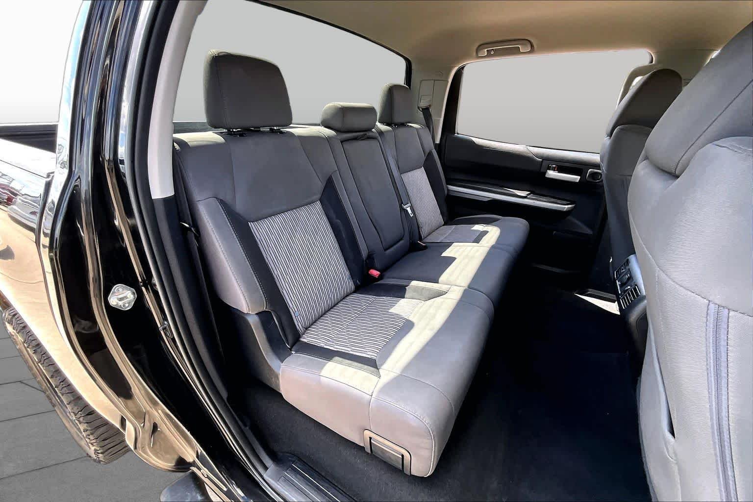 Used 2014 Black Toyota SR5 image 20