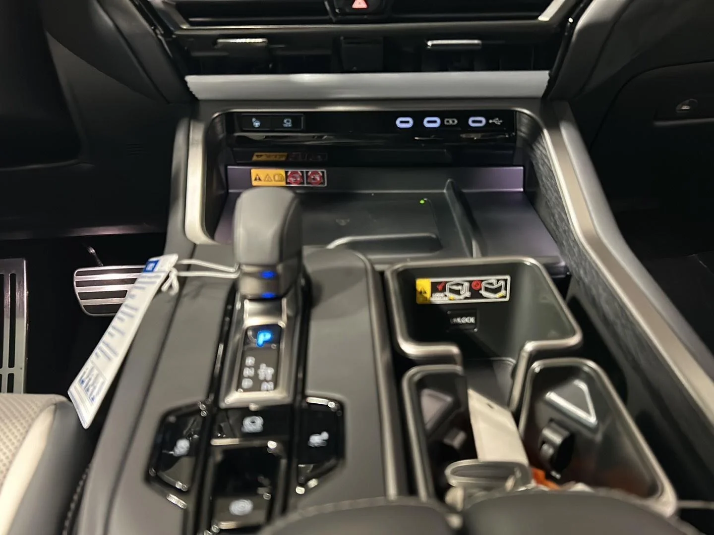 New 2026 Wind Chill Pearl Lexus TX 500h F SPORT Performance Premium image 26