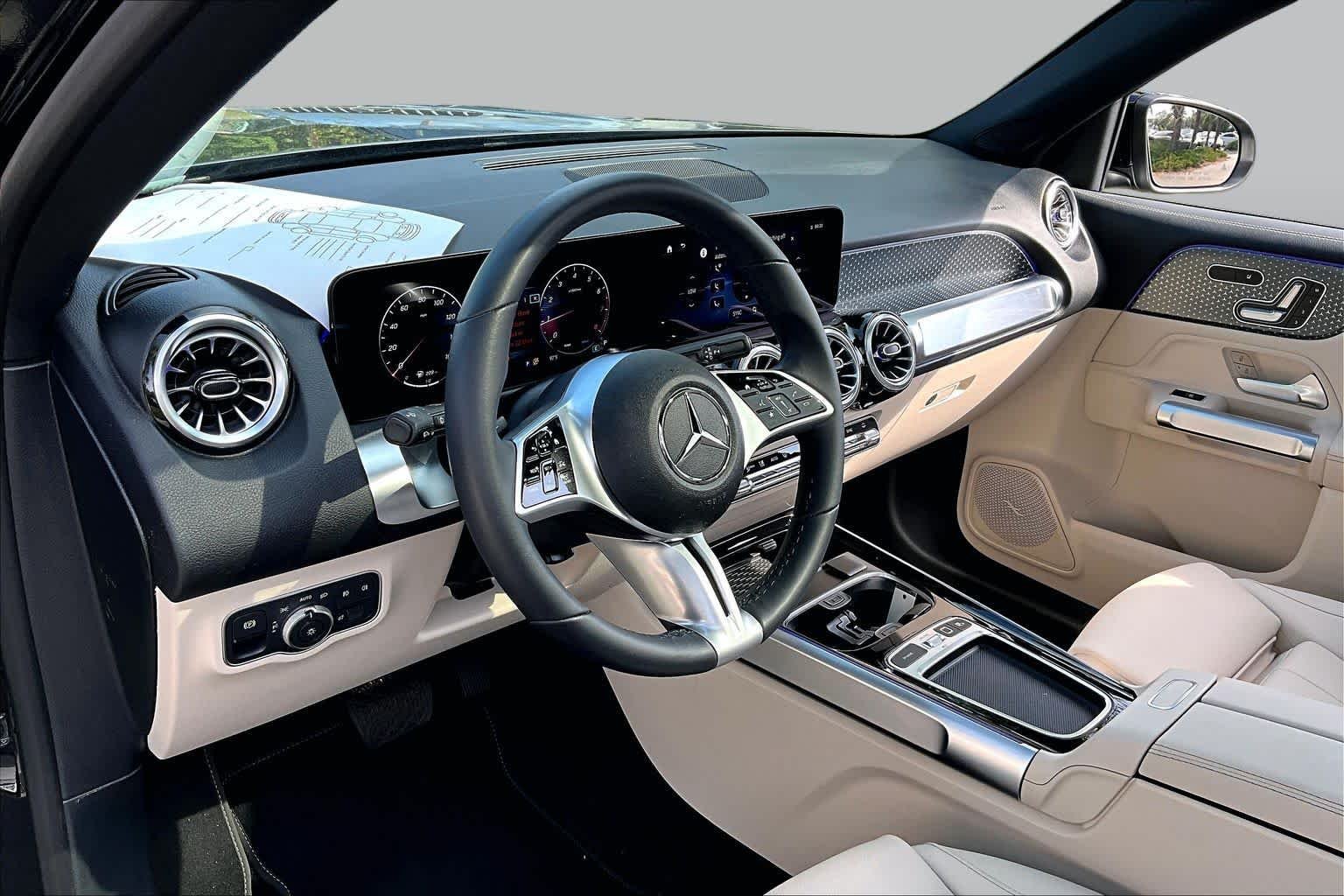 Used 2026 Night Black Mercedes-Benz GLB 250 image 18