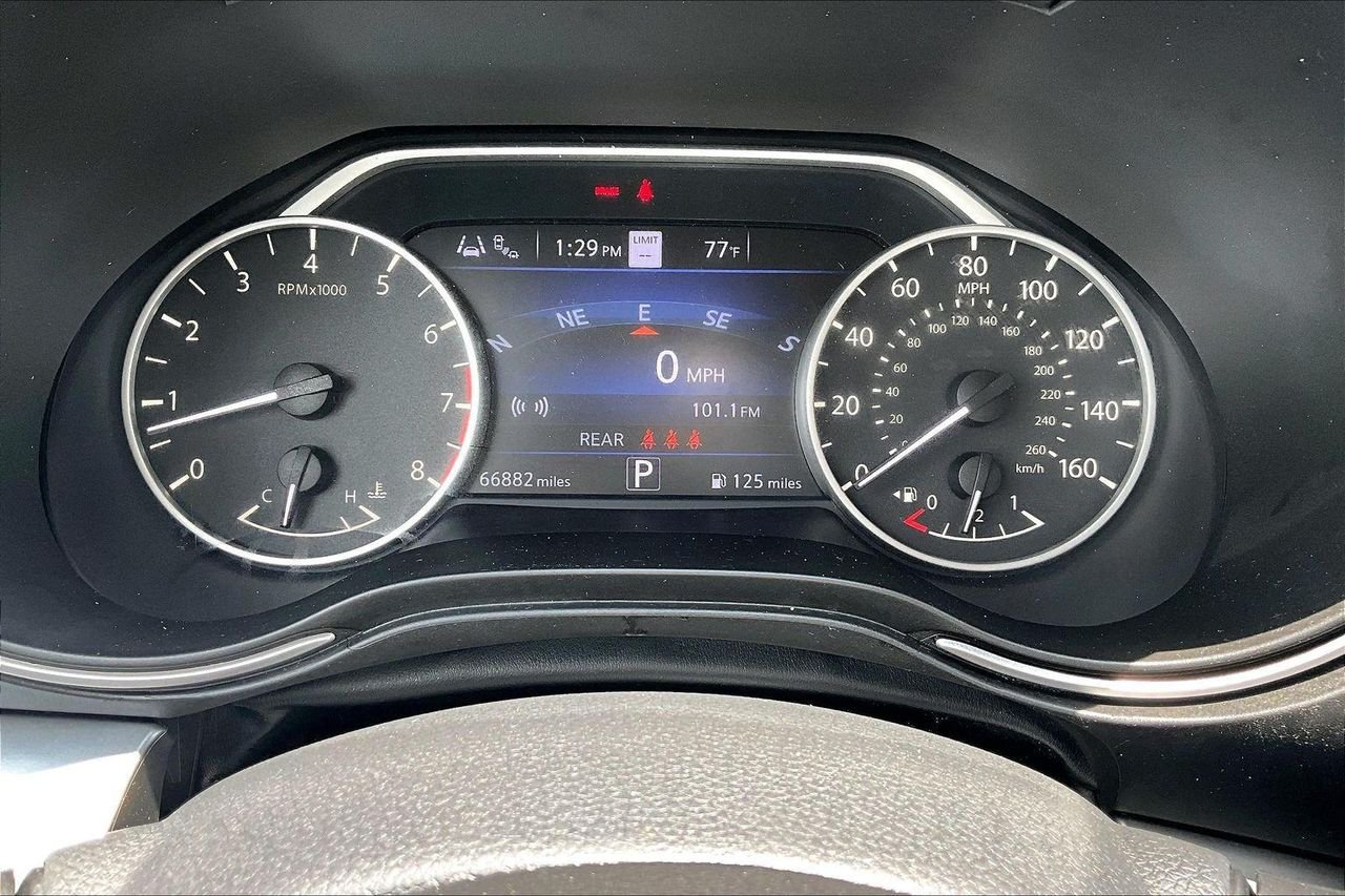 Used 2023 Gun Metallic Nissan SL image 15