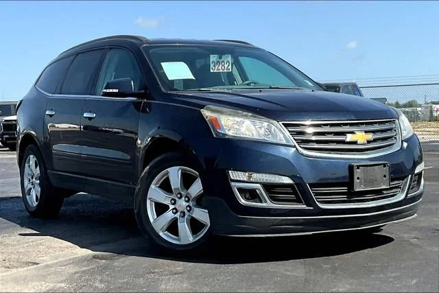 Used 2016 Chevrolet Traverse 1LT with VIN 1GNKRGKD8GJ260052 for sale in Council Bluffs, IA