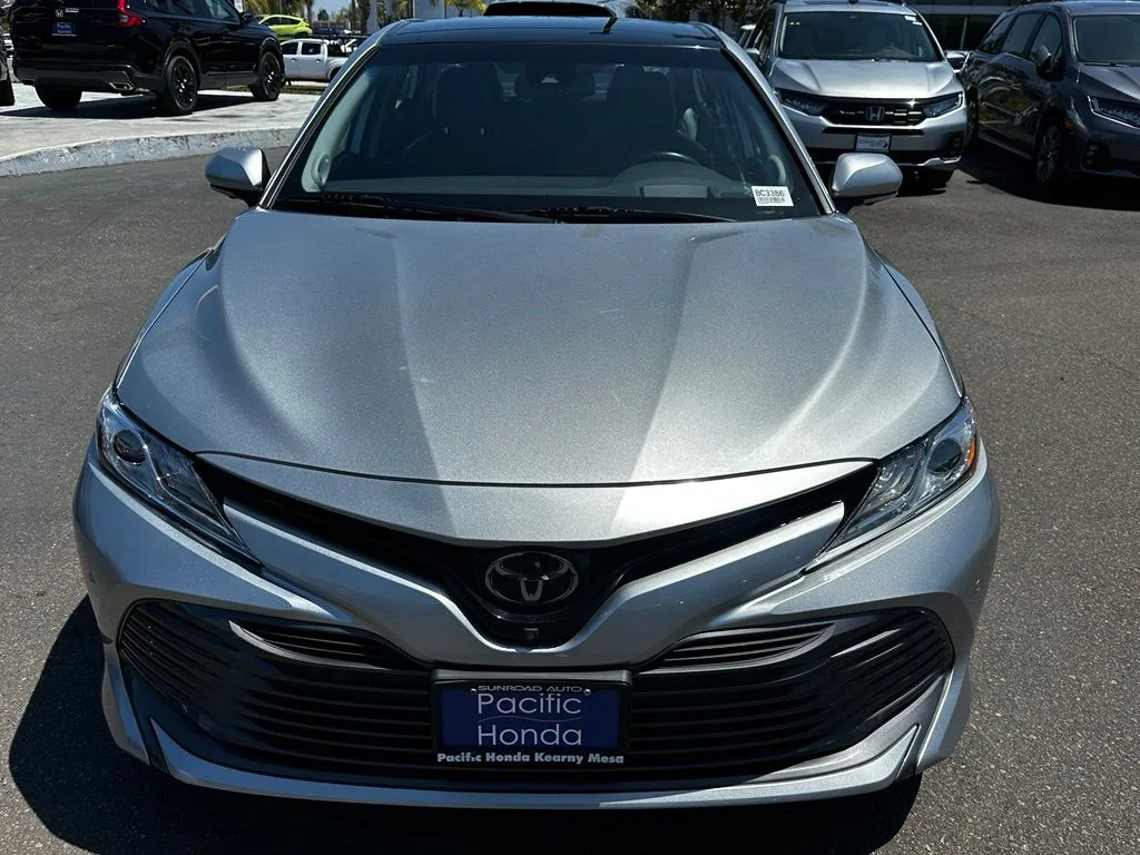 Used 2019 Silver Toyota XLE image 3