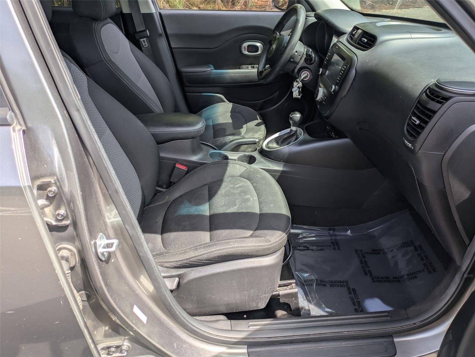 Used 2018 Titanium Gray Kia + image 33