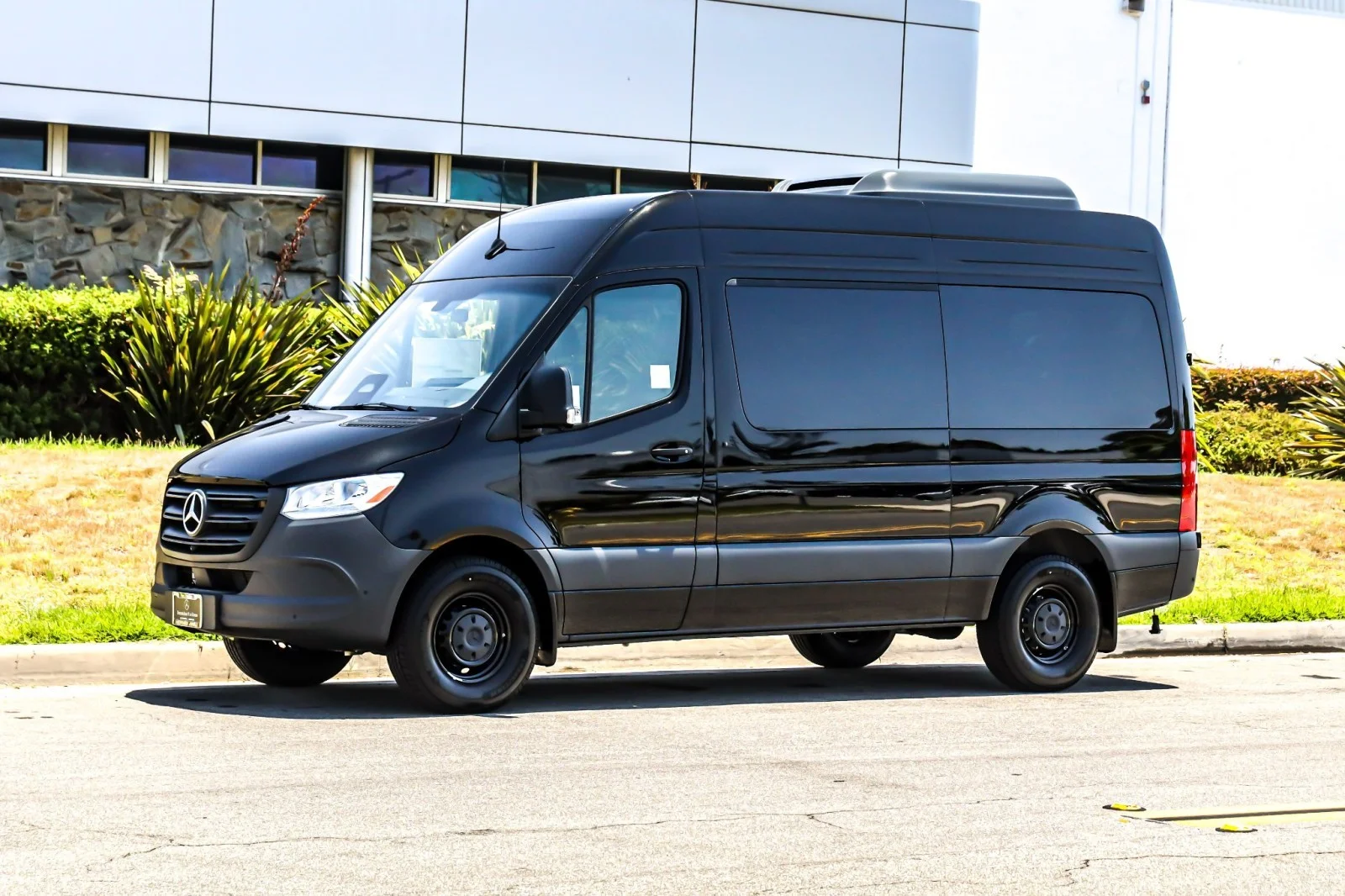 2025 Mercedes-Benz Sprinter 2500 144 WB HO's photo