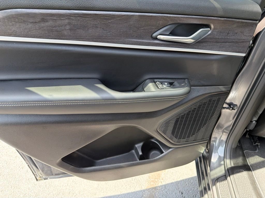 Used 2025 Gray Jeep Limited image 12