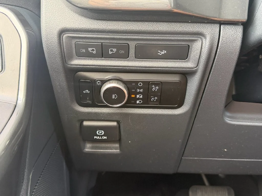 Used 2023 White Ford XLT image 34