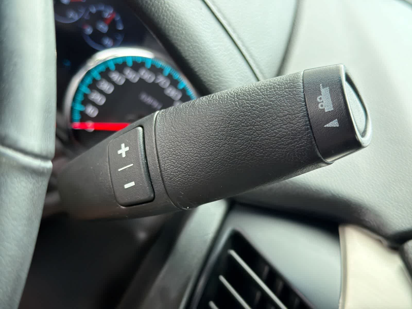 Used 2019 White Frost Tricoat GMC Denali image 34