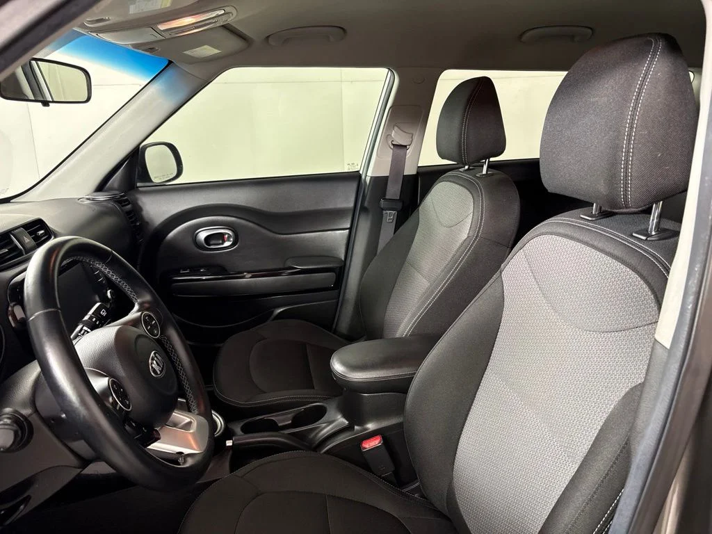 Used 2019 Gray Kia Plus image 27