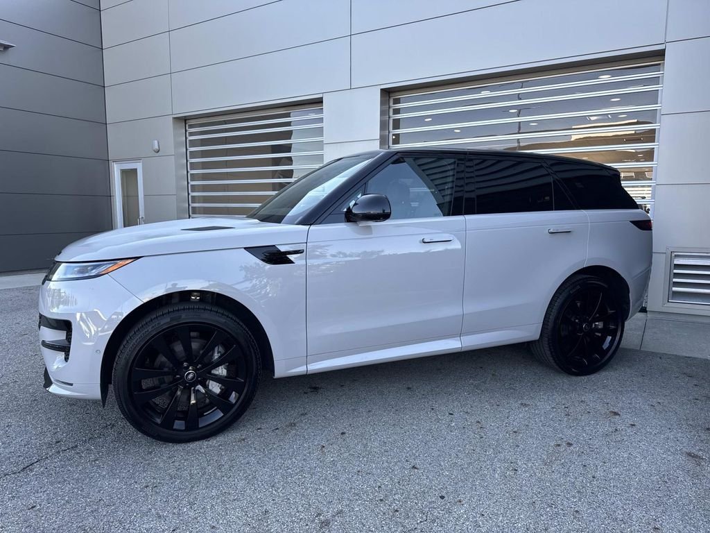 Used 2025 Gray Land Rover Dynamic SE image 3