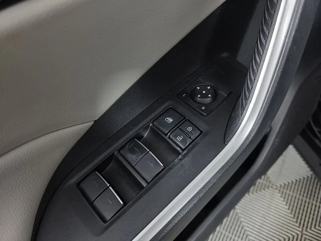 Used 2022 Midnight Black Metallic Toyota XLE image 22