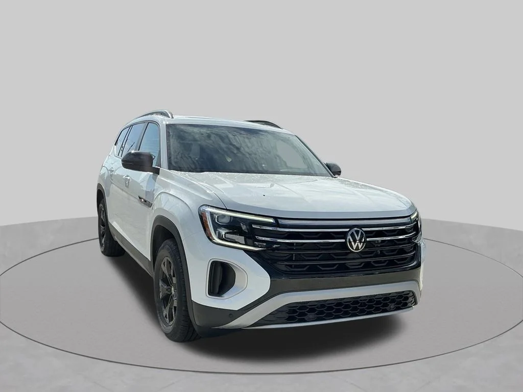 Used 2024 White Volkswagen 2.0T Peak Edition SE w/Technology image 14