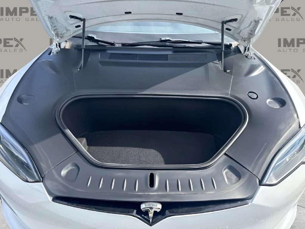 Used 2023 White Tesla Base image 24