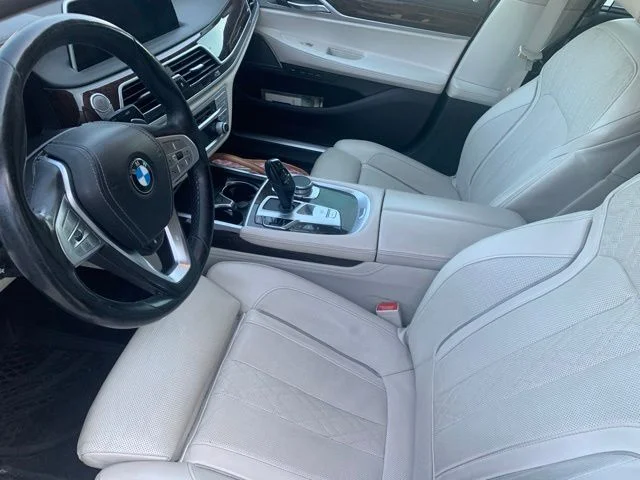 Used 2020 Black BMW 740i image 9