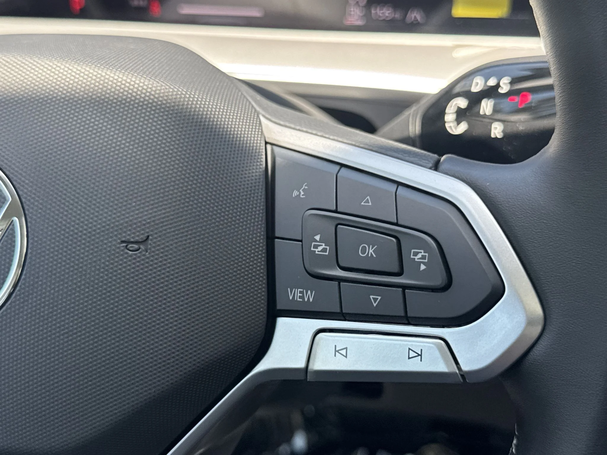 New 2026 Deep Black Pearl Volkswagen SE image 20