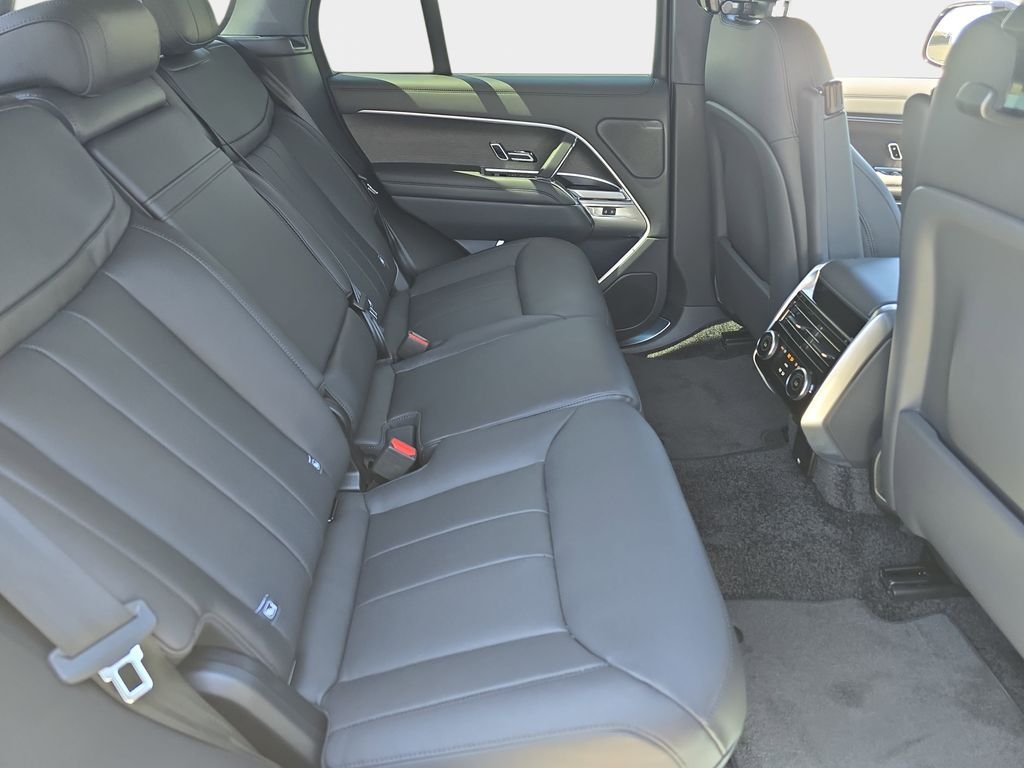 New 2026 Santorini Black Land Rover SE image 11