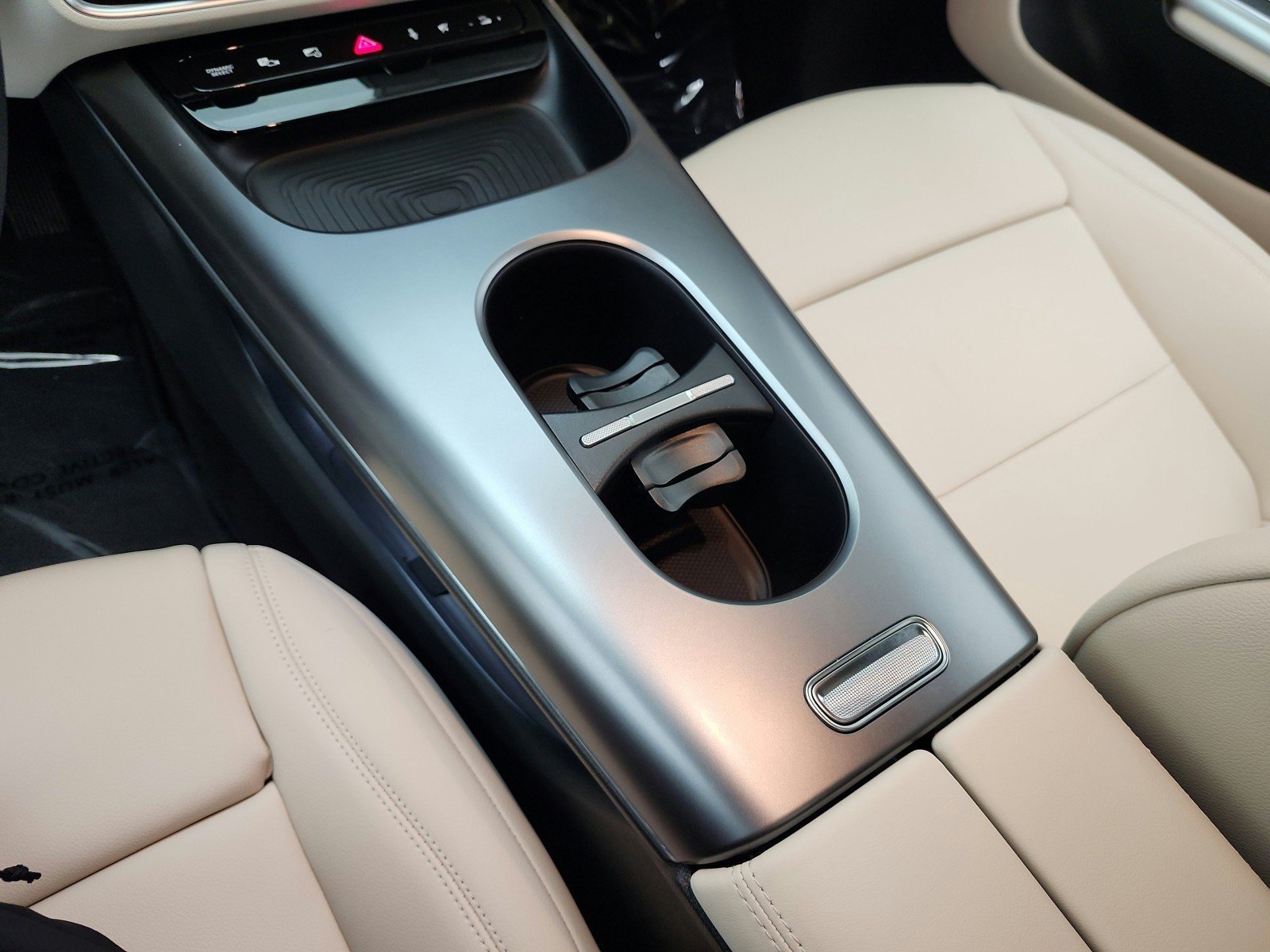New 2027 Polar White Mercedes-Benz CLA 220 Hybrid FWD image 31