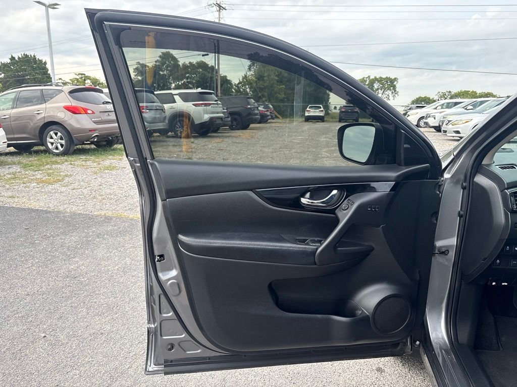 Certified Used 2022 Gray Nissan SL image 12