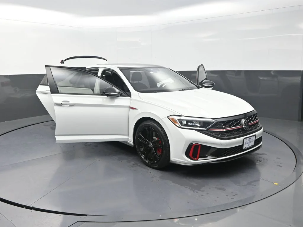 Used 2022  Volkswagen 2.0T Autobahn image 32