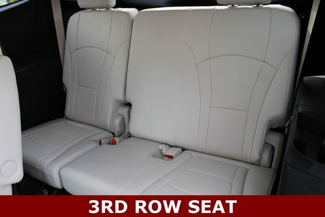 Used 2022 White Buick Premium Group image 9