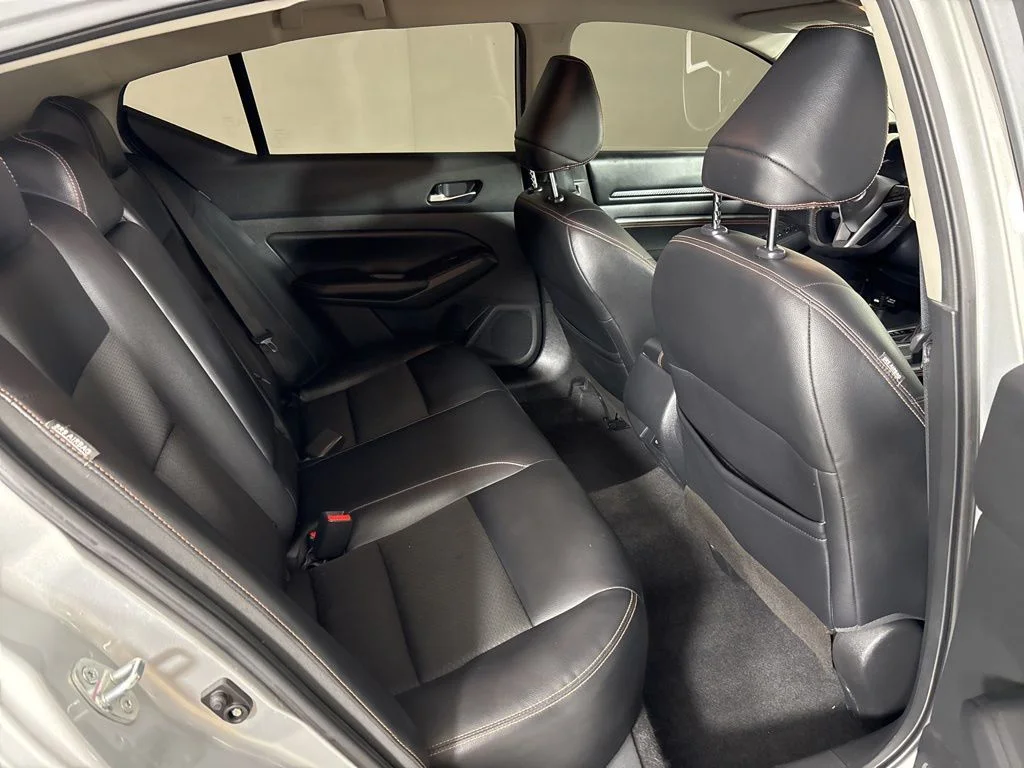 Used 2021 Silver Nissan 2.5 SR image 18
