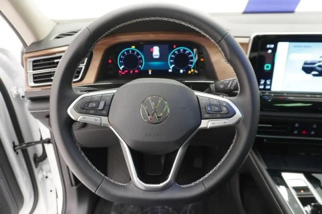 New 2026 Opal White Pearl Volkswagen 2.0T SE w/Technology image 24