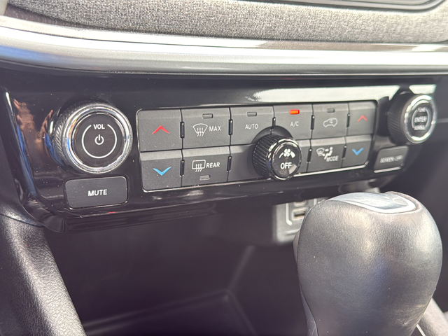 Used 2022 Black Jeep Latitude image 21