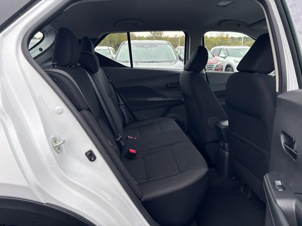 Used 2025 White Nissan S image 5