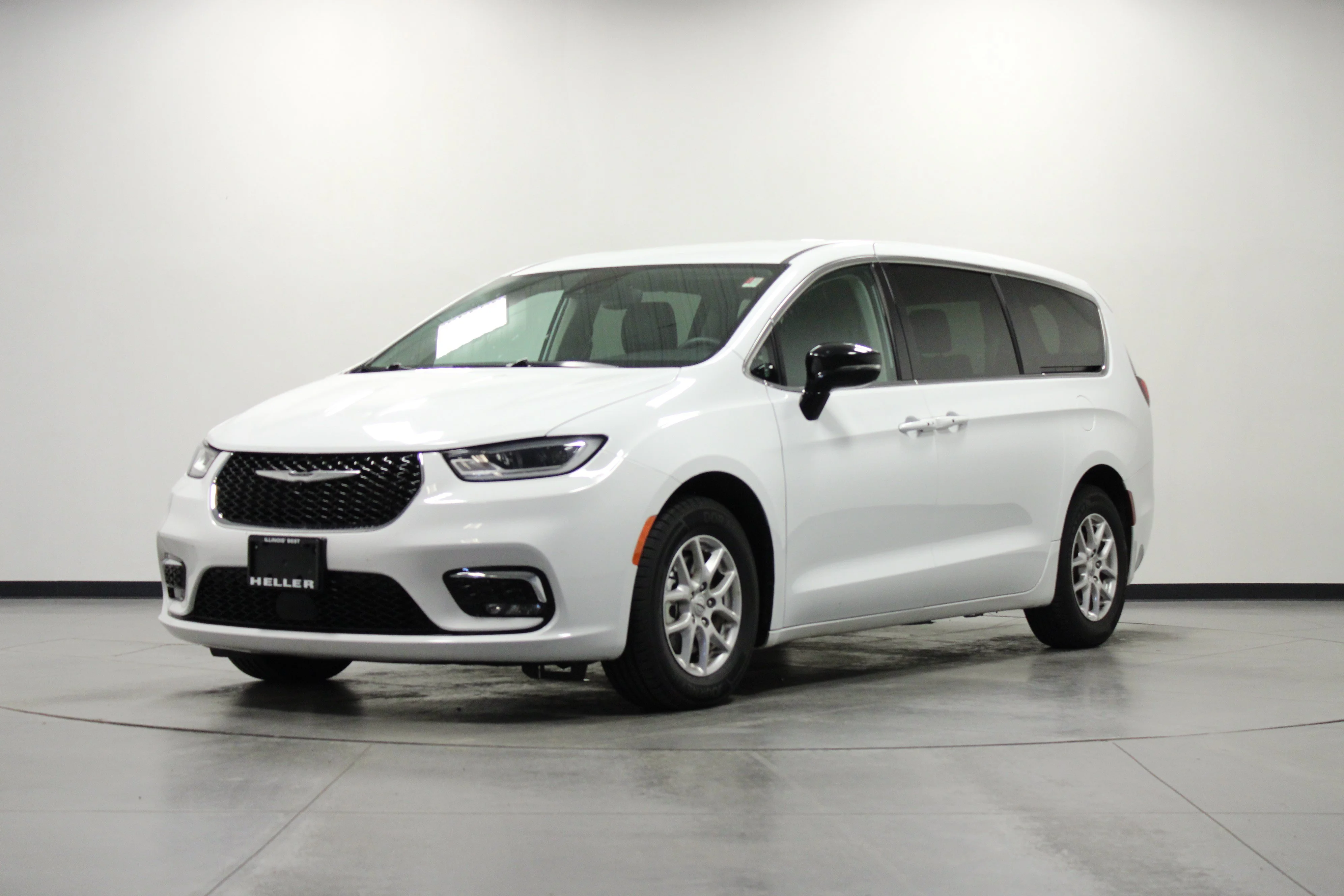 Used 2024 Bright White Clearcoat Chrysler Touring L image 8
