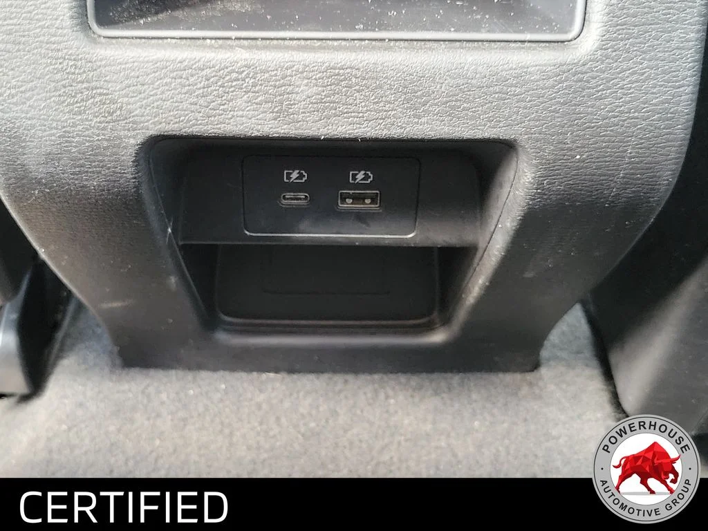 Used 2024  Mitsubishi SE image 17