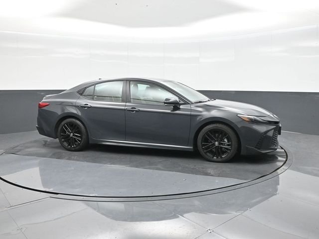 Used 2025  Toyota SE image 17