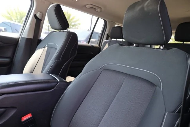 Used 2023 White Jeep Laredo image 21