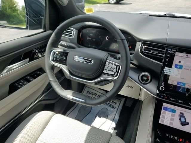 New 2026 Bright White Clearcoat Jeep Summit Obsidian image 19