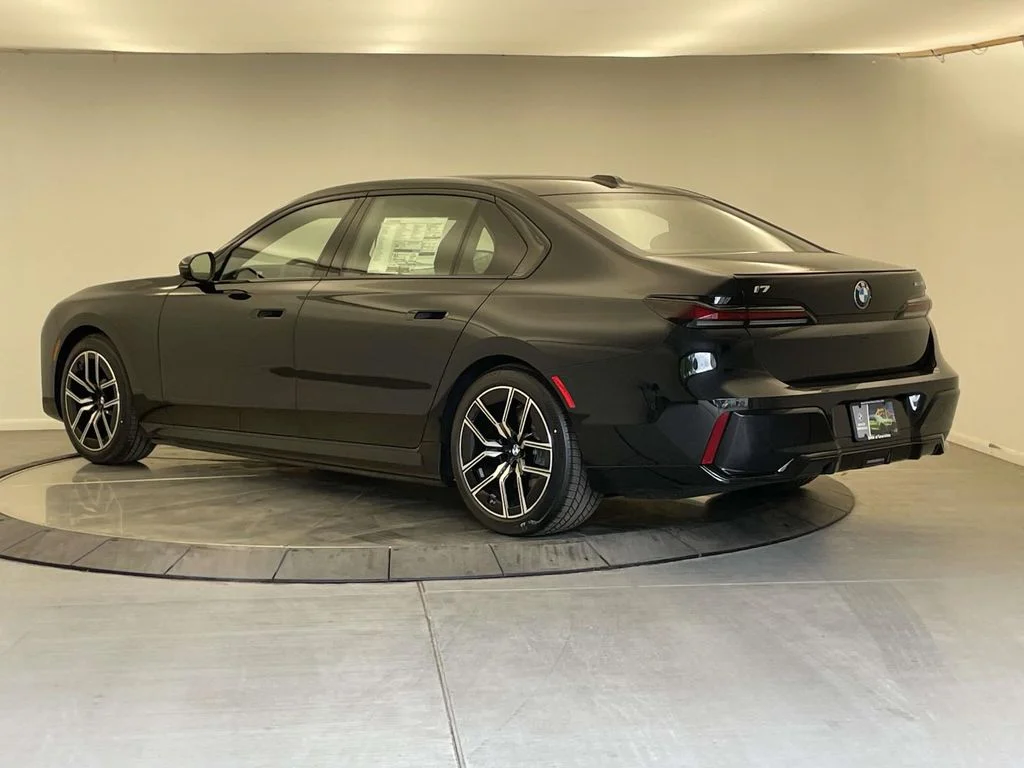 New 2026 Black BMW xDrive60 image 3