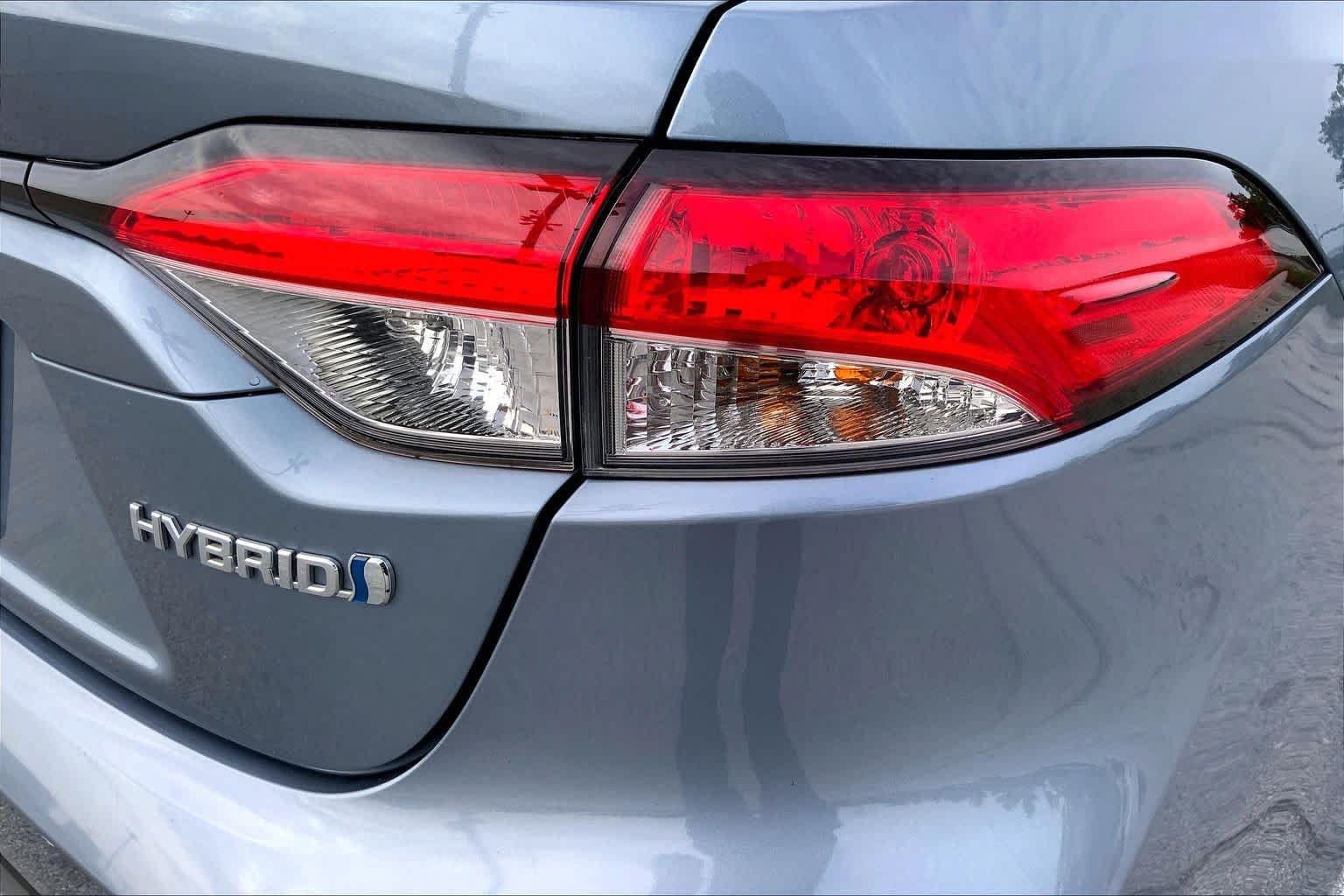 Used 2022 Celestite Toyota Hybrid LE image 30