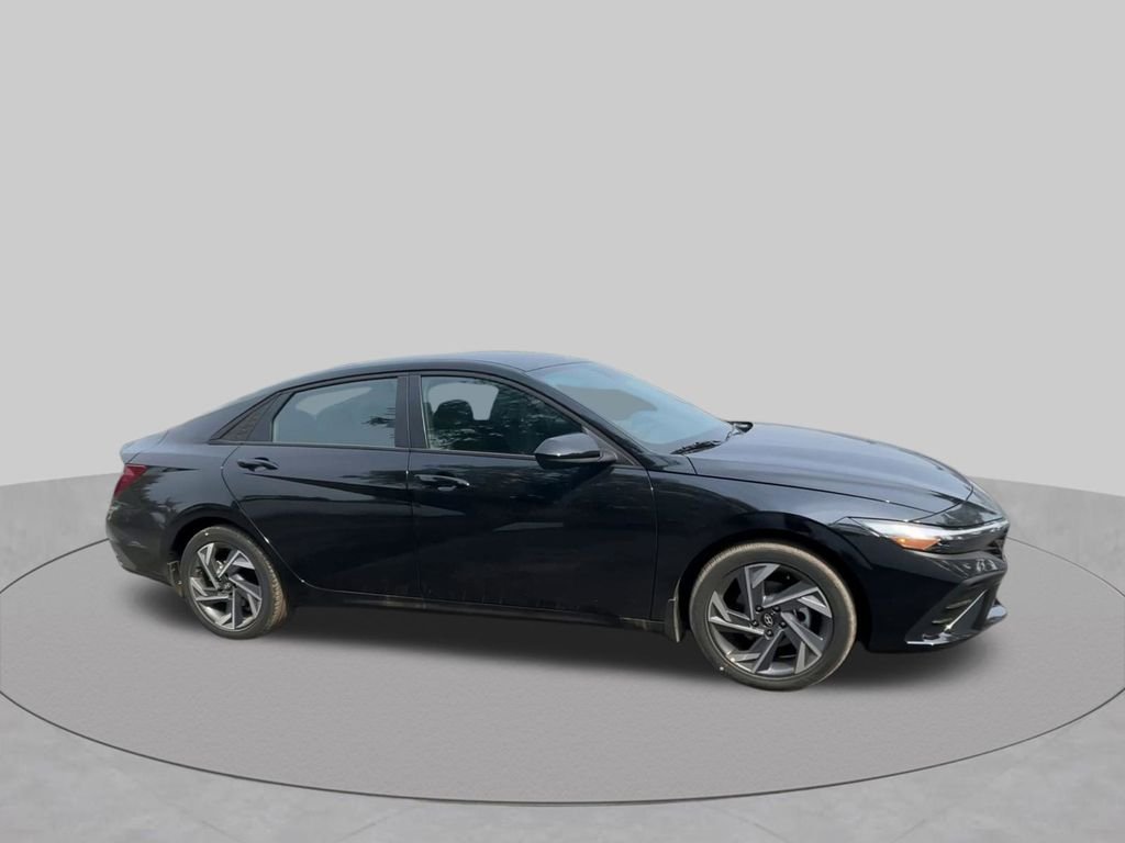 2025 Hyundai Elantra SEL - Photo 28