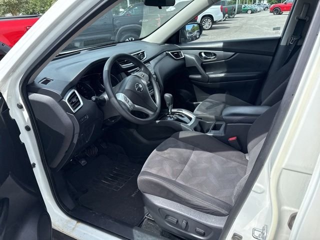 Used 2016 White Nissan SV image 25