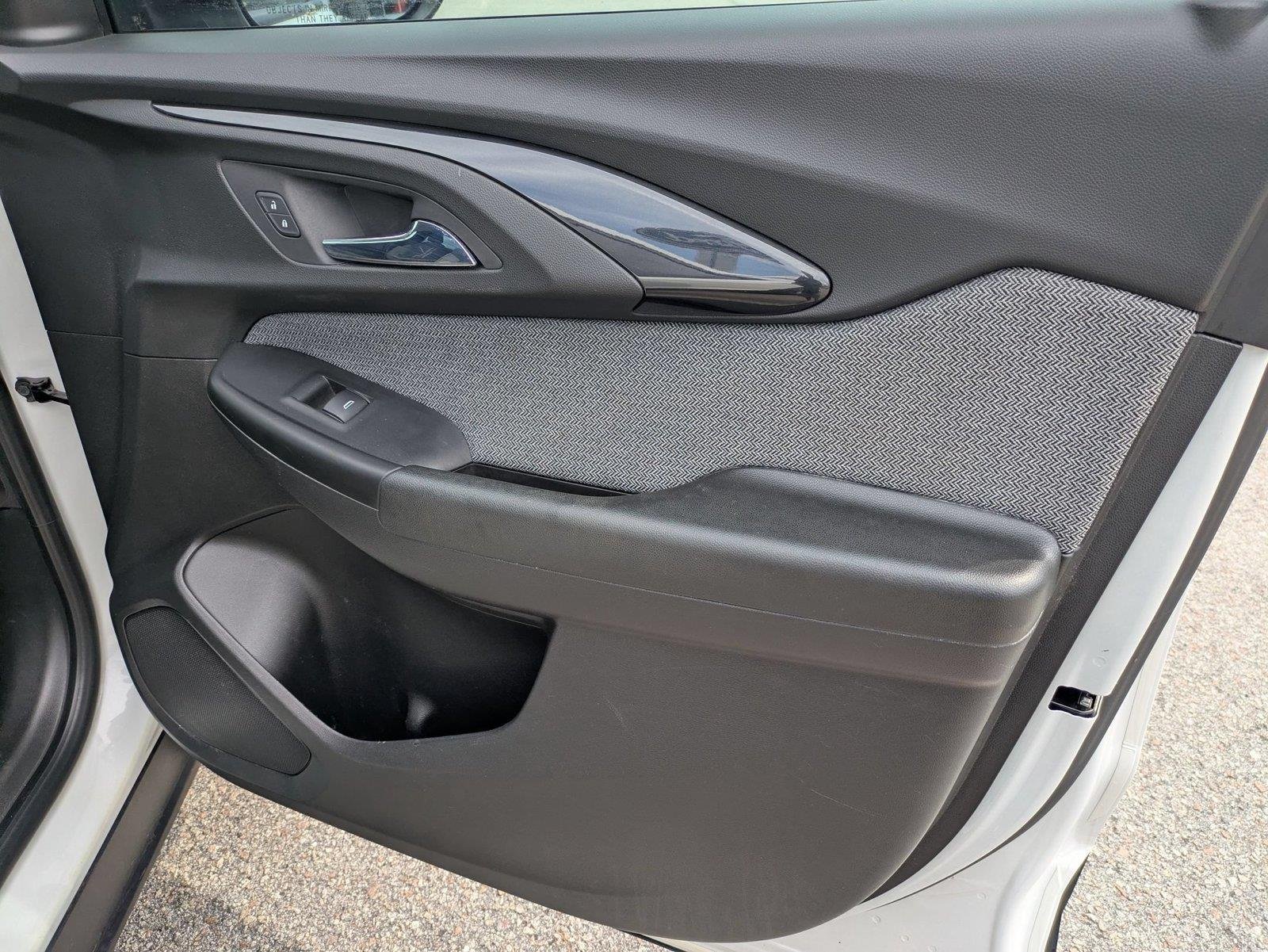 Used 2021 Iridescent Pearl Tricoat Chevrolet LS image 31