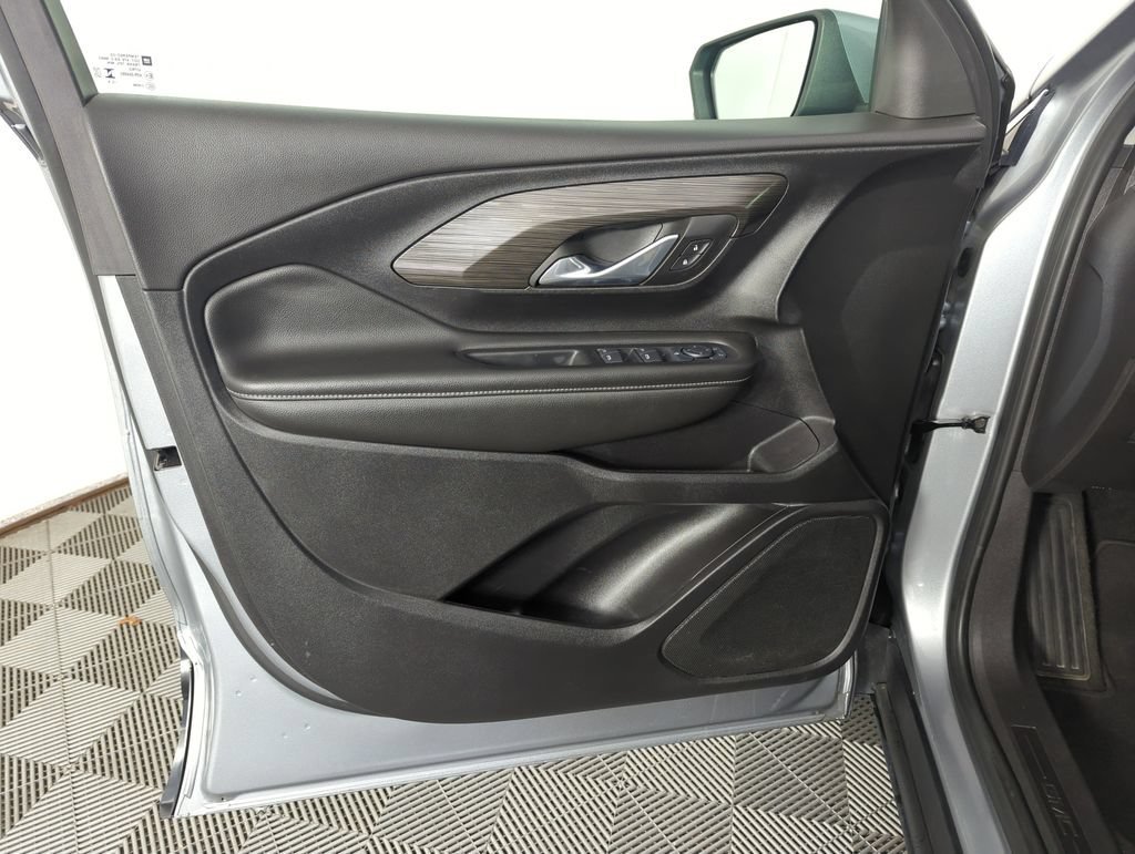 Used 2024 Sterling Metallic GMC SLE image 17