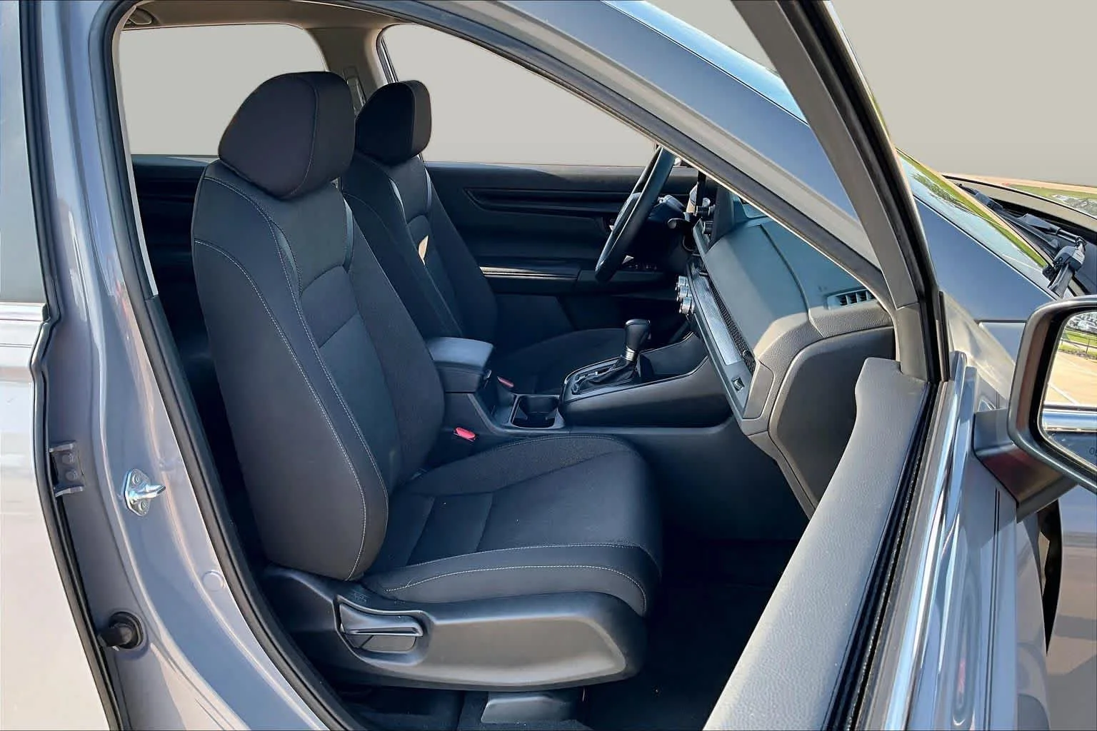 Used 2025 Urban Gray Pearl Honda LX image 9