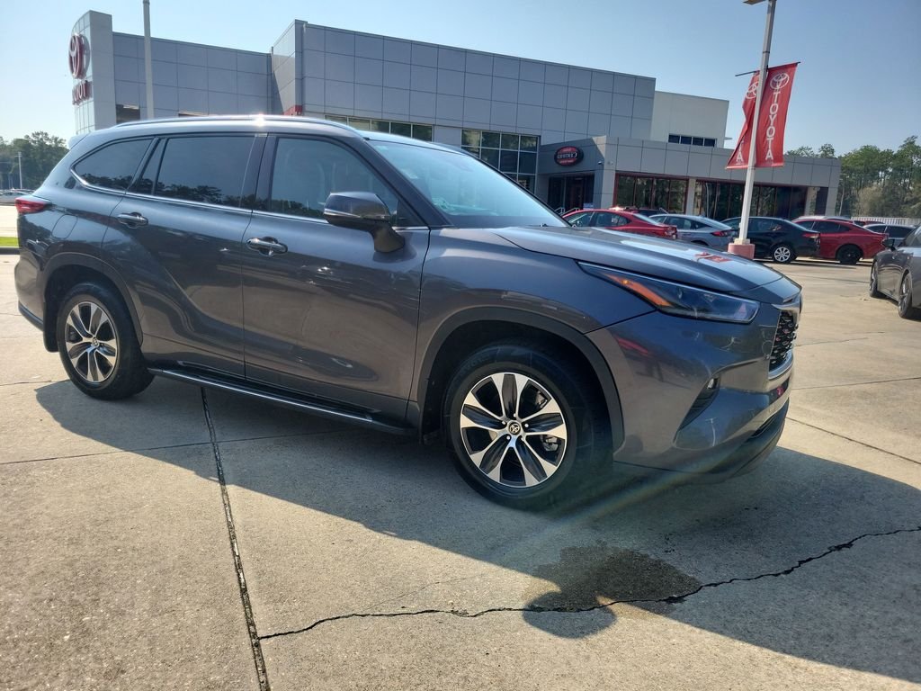 Certified Used 2021 Gray Toyota XLE image 8