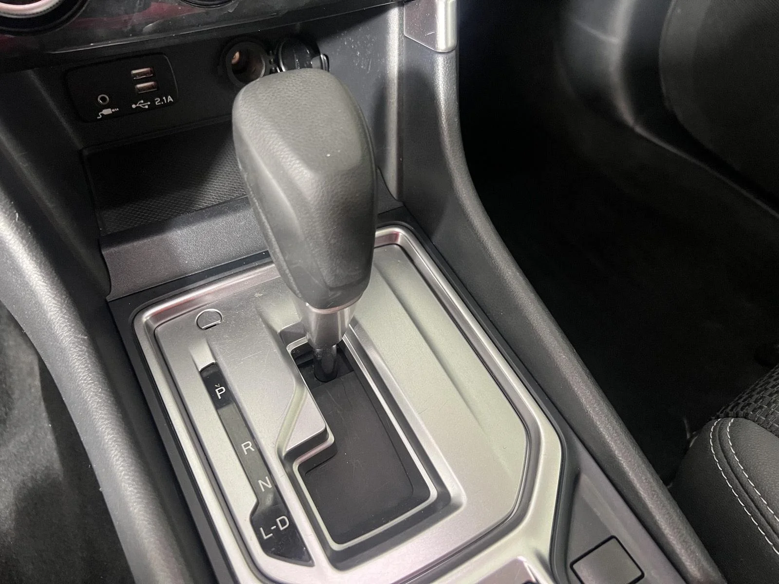 Used 2022 Ice Silver Metallic Subaru Premium image 7