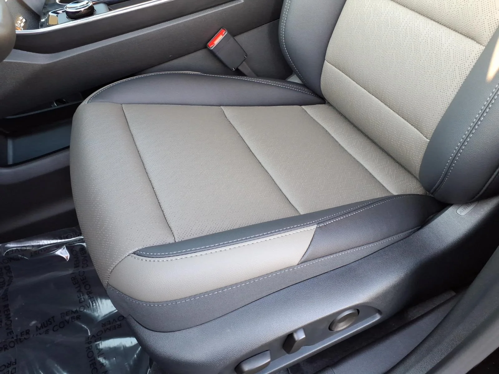 2027 Chevrolet Equinox LT - Photo 9