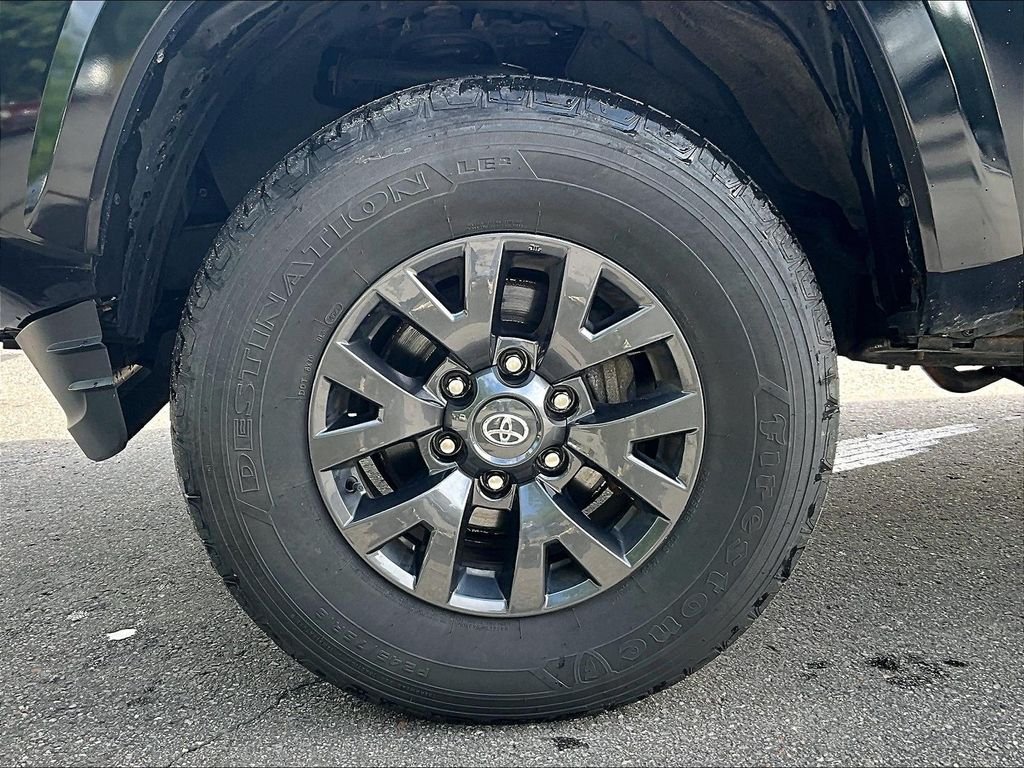 Used 2021 Midnight Black Metallic Toyota SR5 image 7
