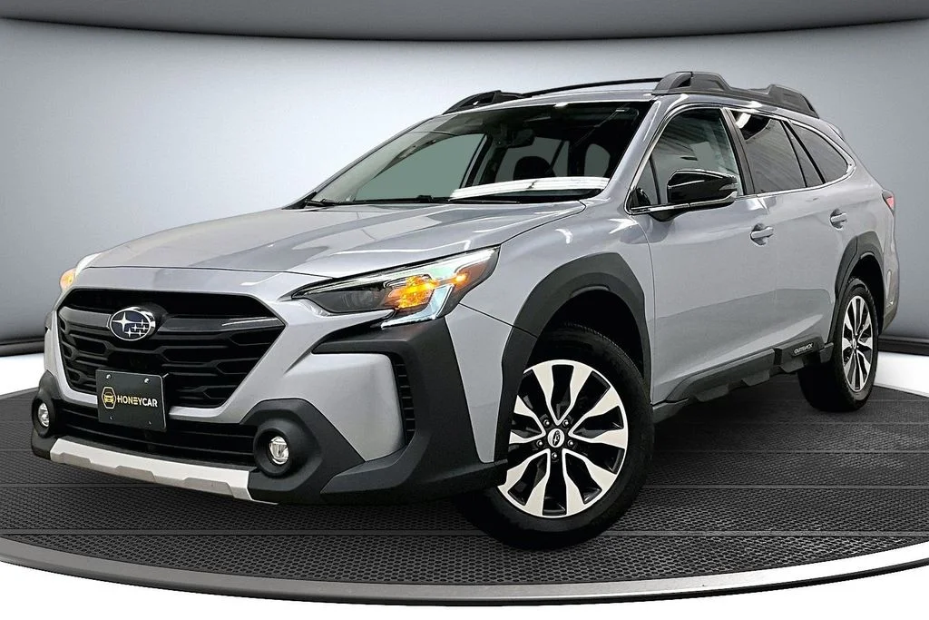 Used 2023 Silver Subaru Limited image 3